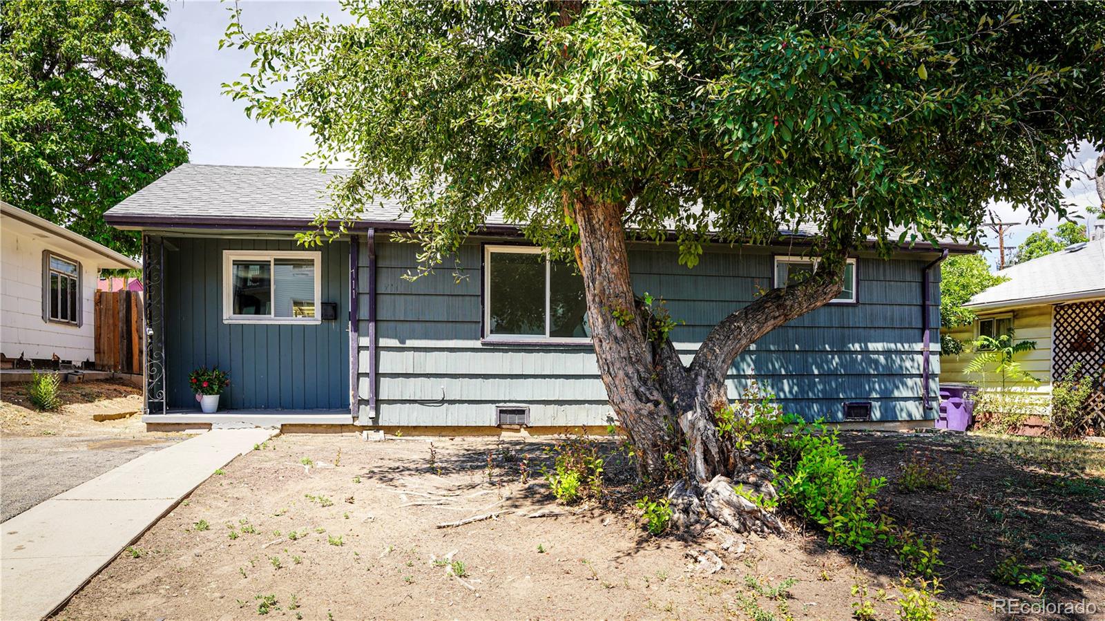 711 S Lipan Street