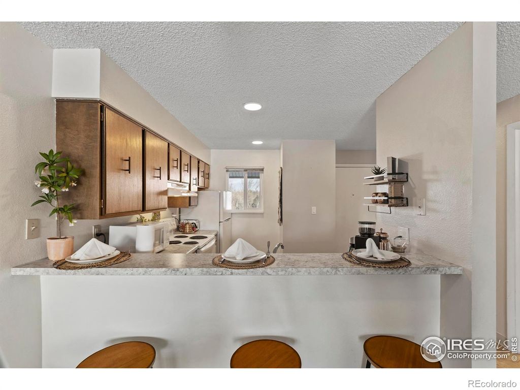 listing image 0