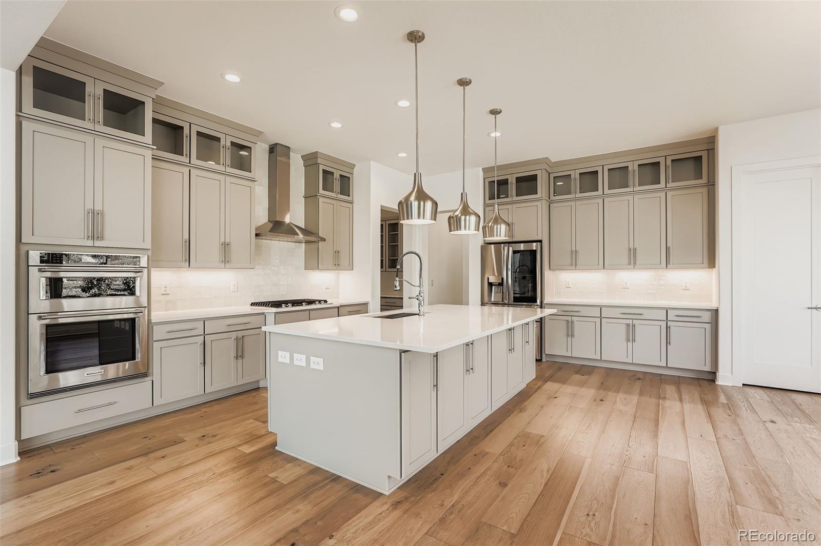 6689 S Vandriver Way