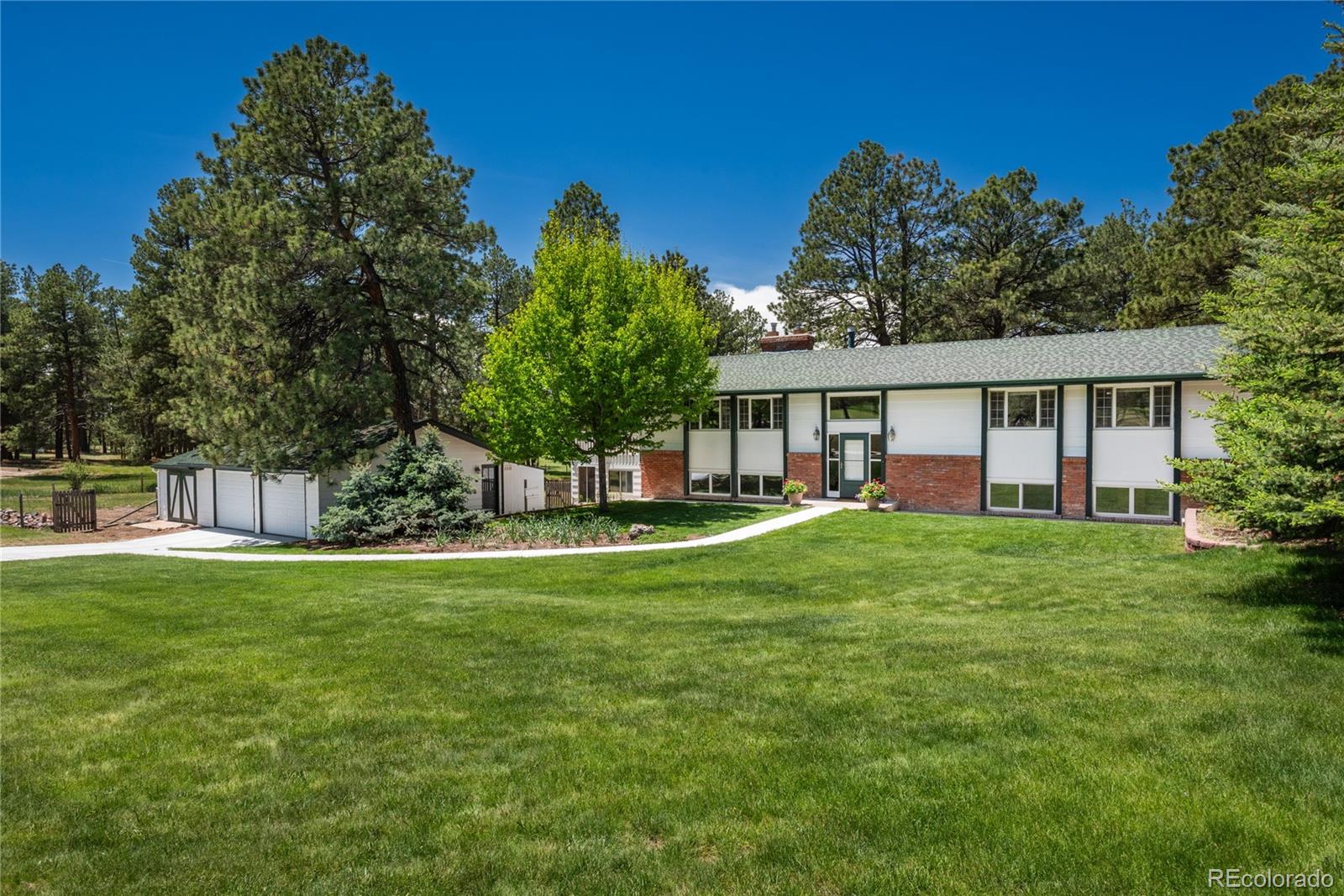 33589 Robin Court