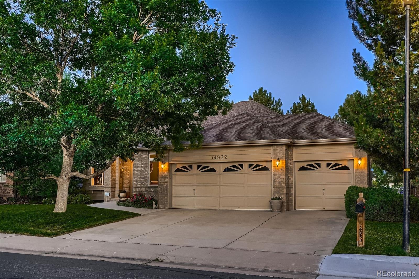 14932 E Maplewood Drive