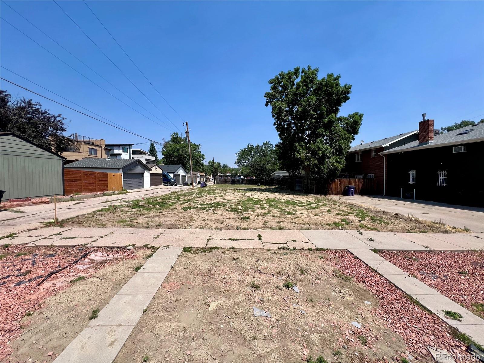 1733 W 37th Avenue