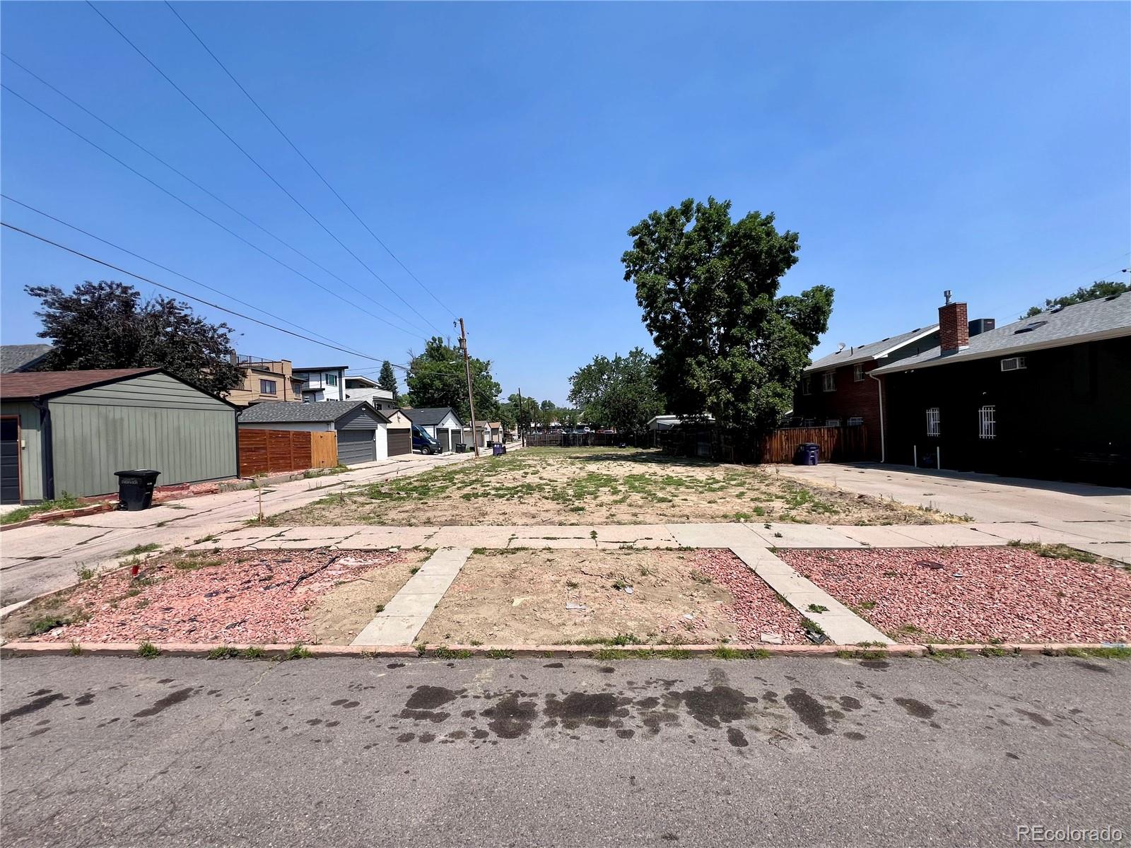 1733 W 37th Avenue