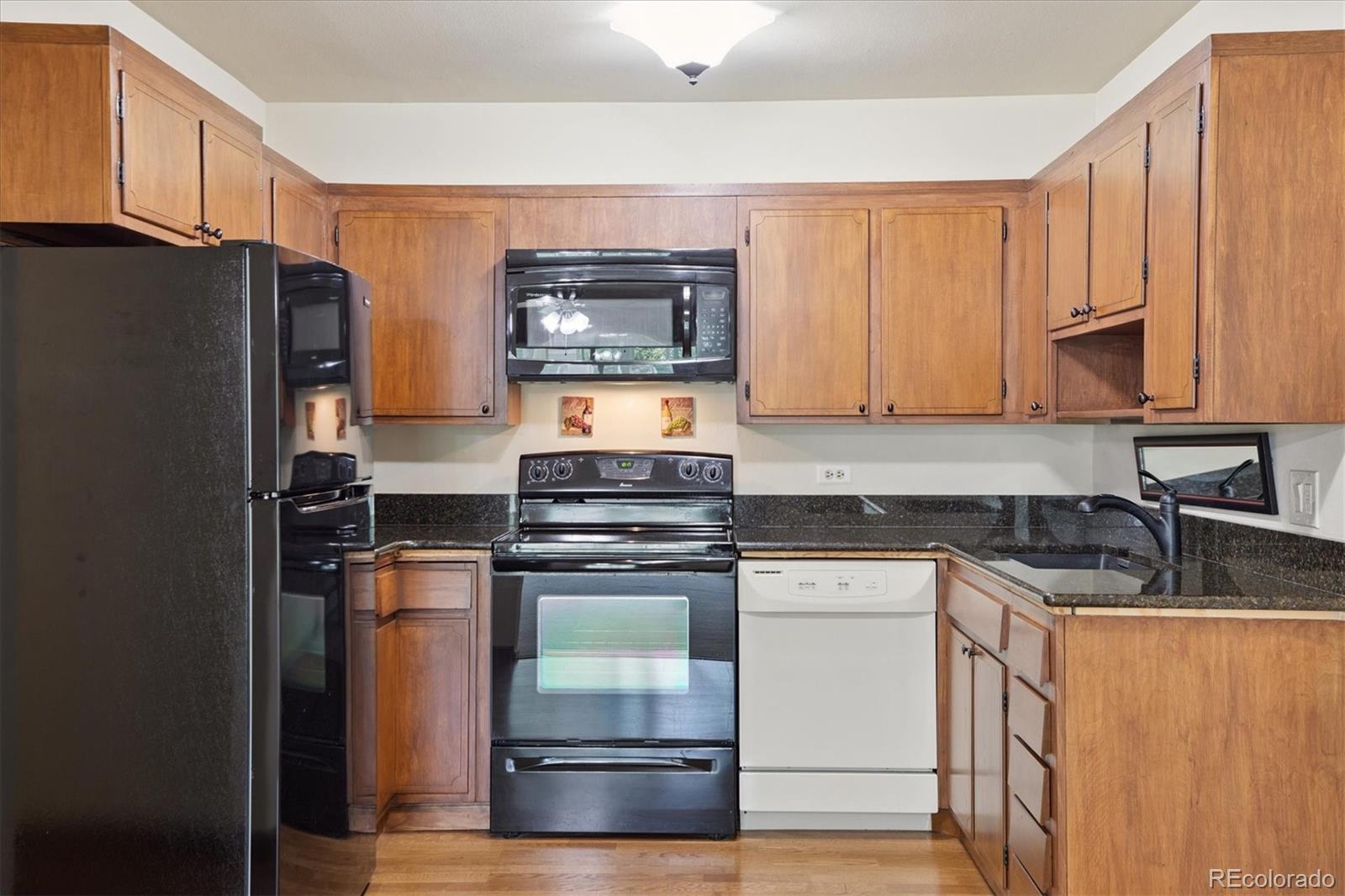 725 S Clinton Street 2B