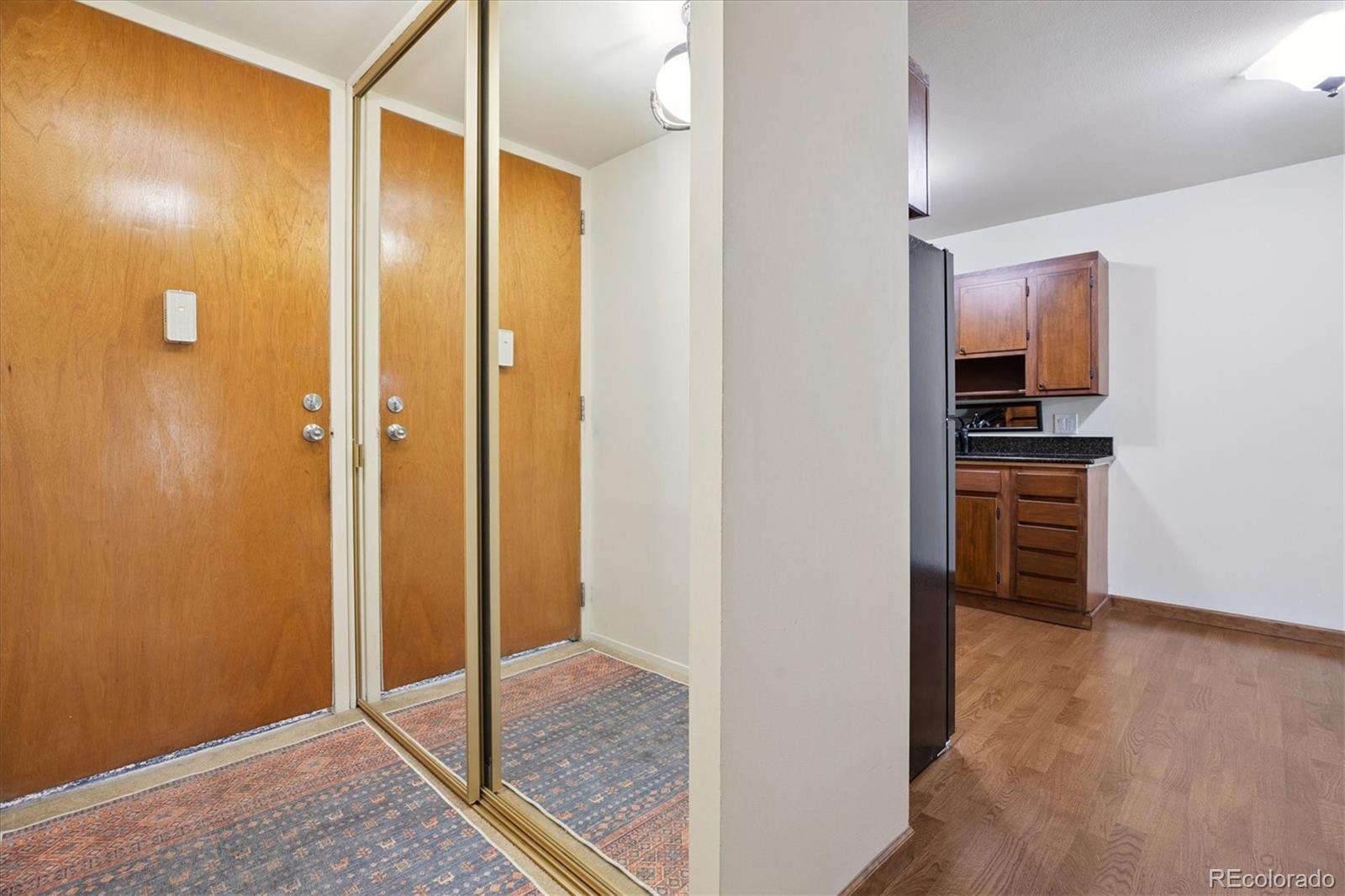 725 S Clinton Street 2B