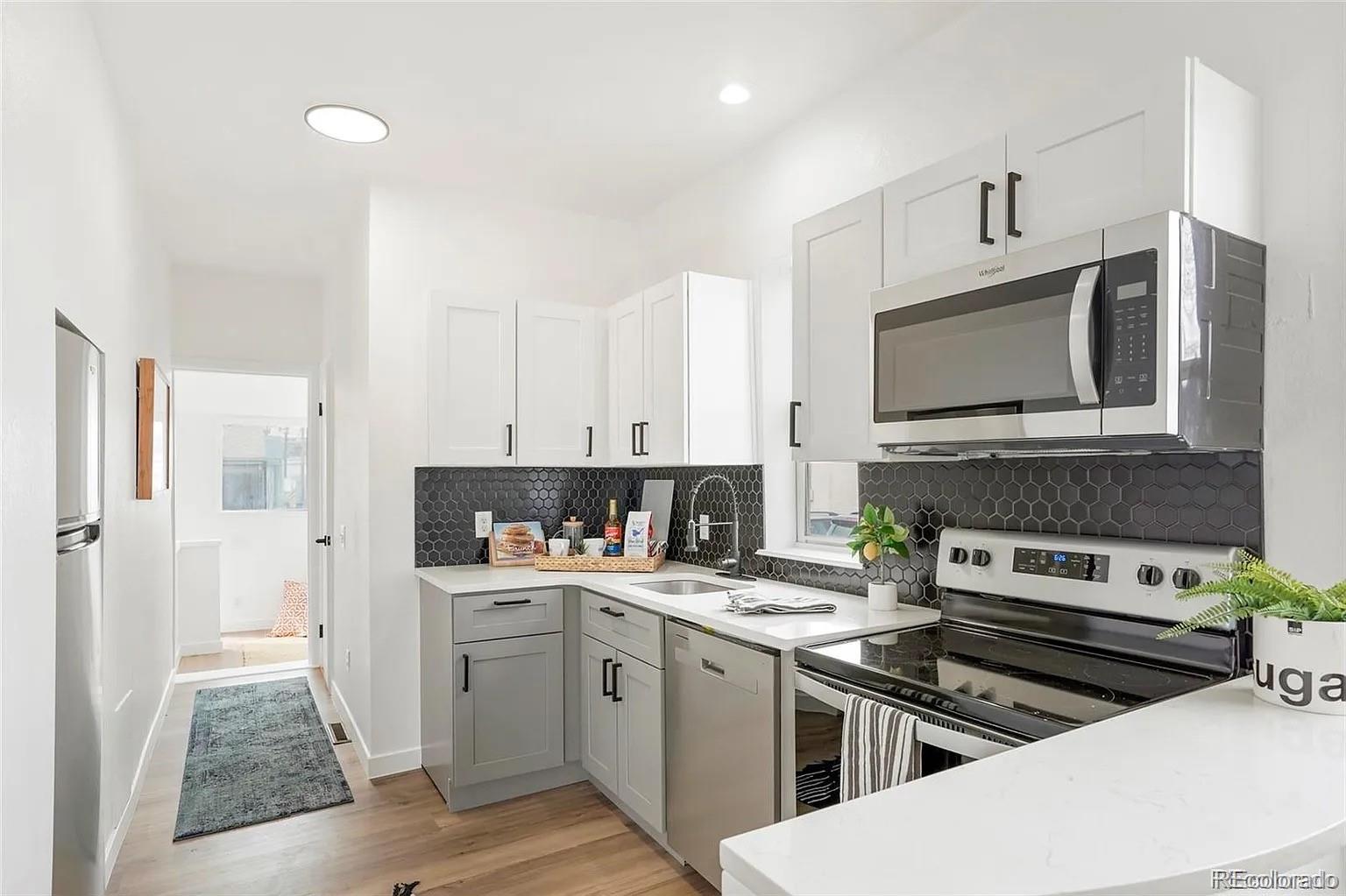 22 E Exposition Avenue