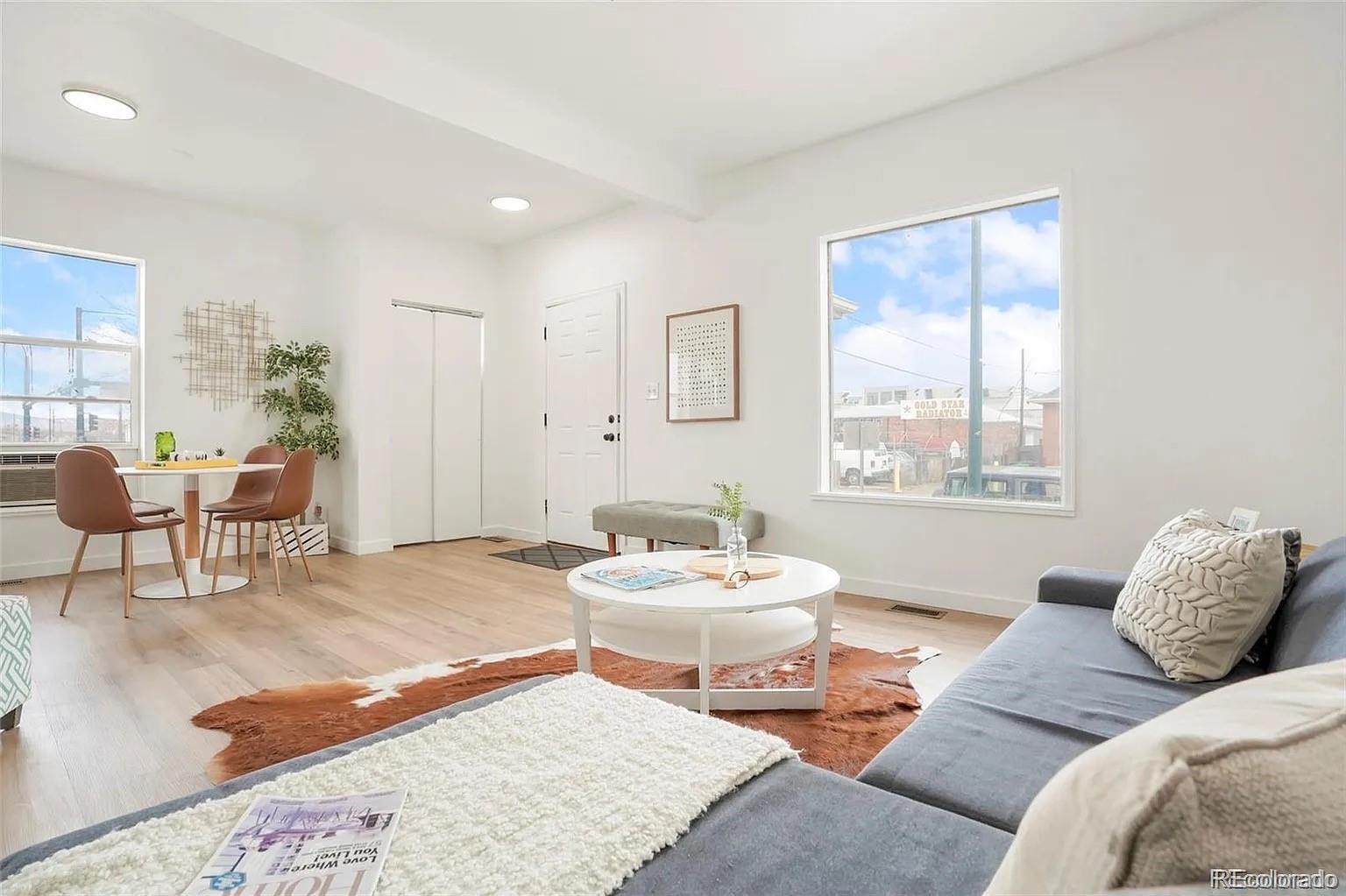 22 E Exposition Avenue