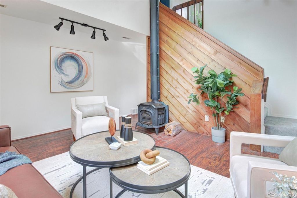 listing image 0