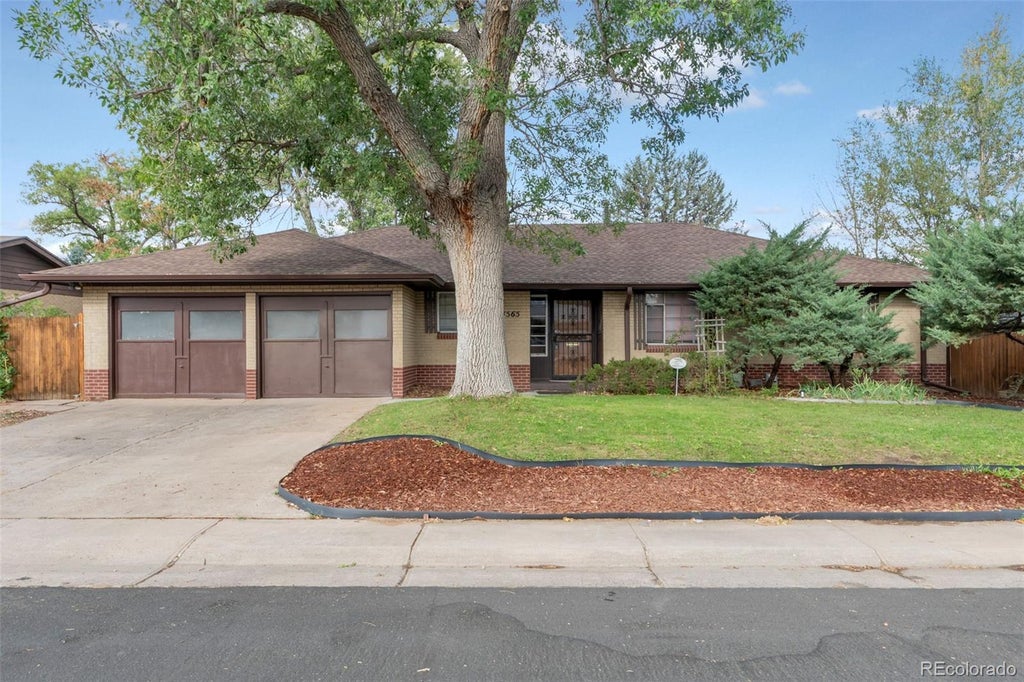 Photo of 4565 S Lipan Court, Englewood, CO 80110 (MLS # 2284739)