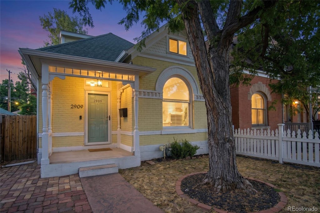 Photo of 2909 Glenarm Place, Denver, CO 80205 (MLS # 9237988)