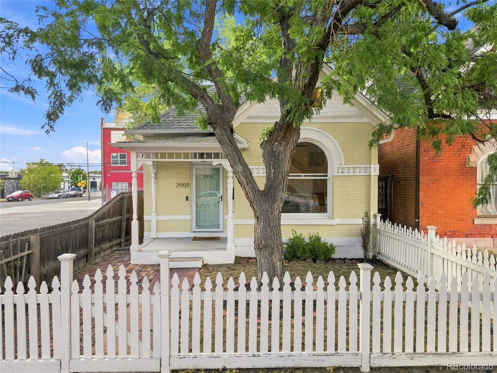 Photo of 2909 Glenarm Place, Denver, CO 80205 (MLS # 9237988)
