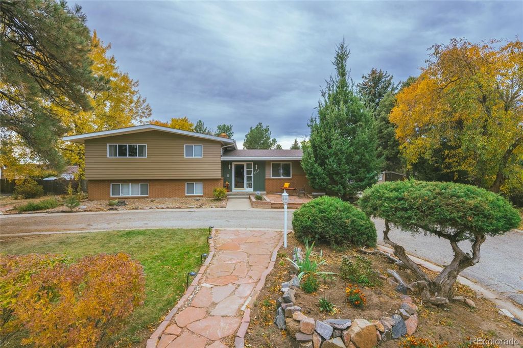 Photo of 7332 W Stanford Avenue, Littleton, CO 80123 (MLS # 4690498)