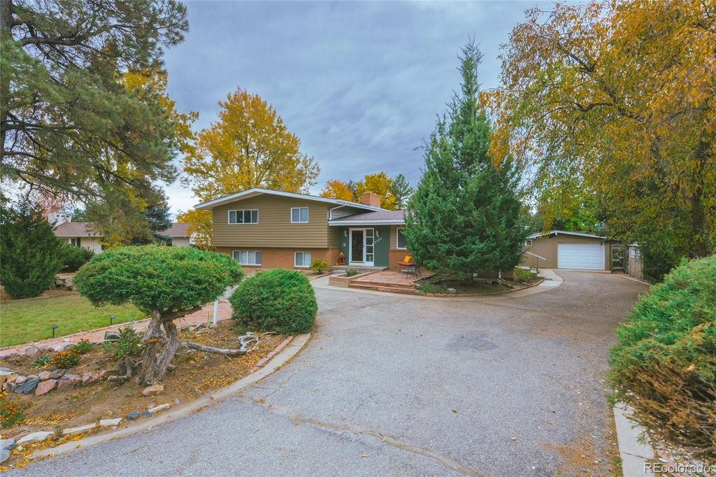 Photo of 7332 W Stanford Avenue, Littleton, CO 80123 (MLS # 4690498)