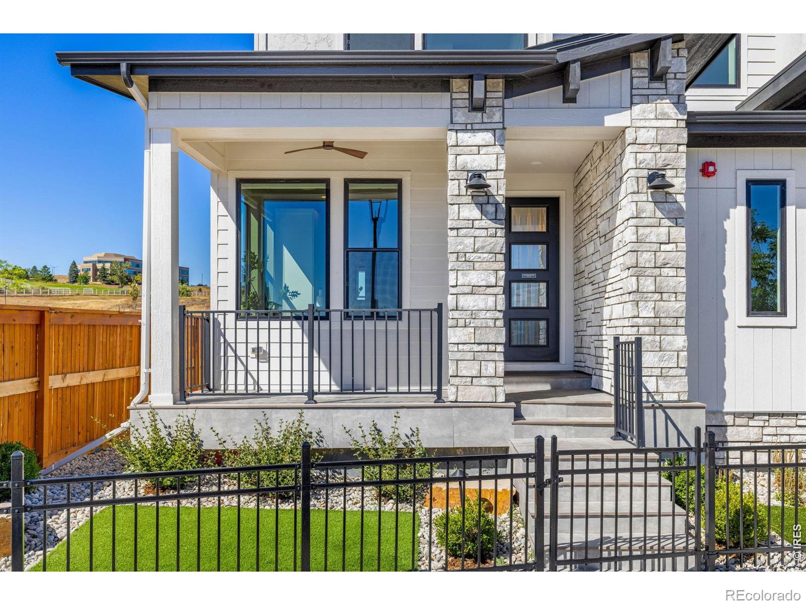 592 Central Park Circle