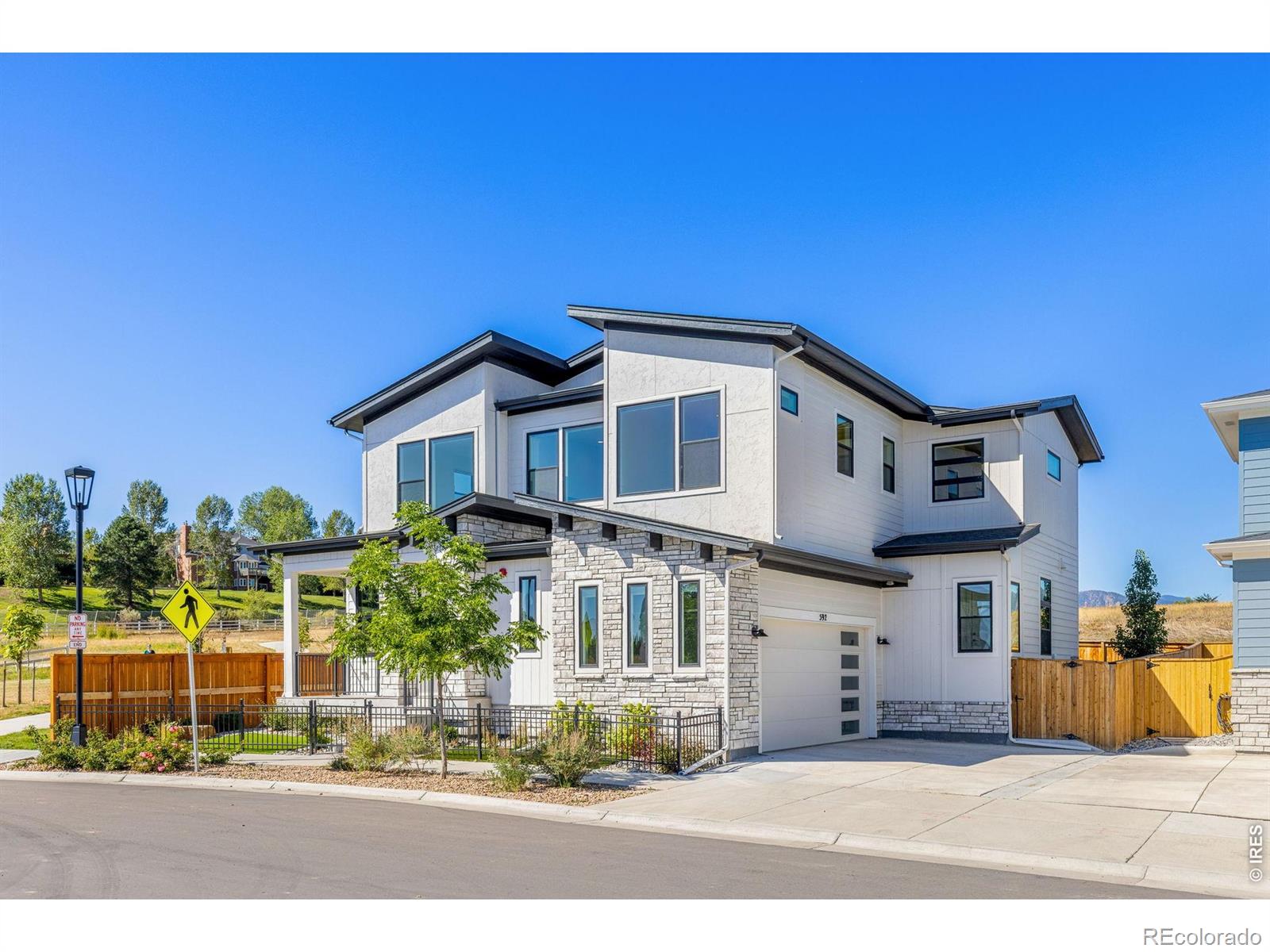 592 Central Park Circle