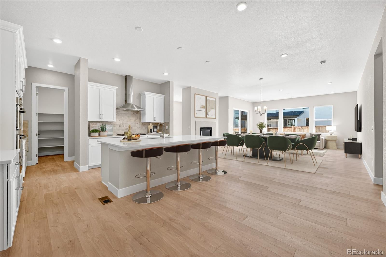16656 W 93rd Place