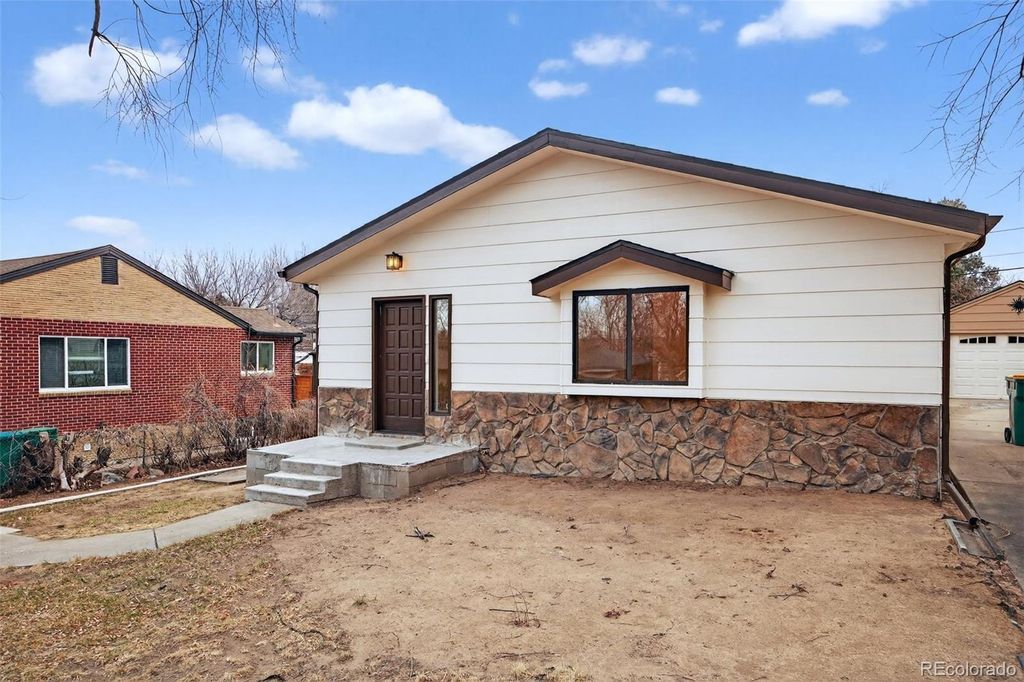 Photo of 4060 S Delaware Street, Englewood, CO 80110 (MLS # 4899246)