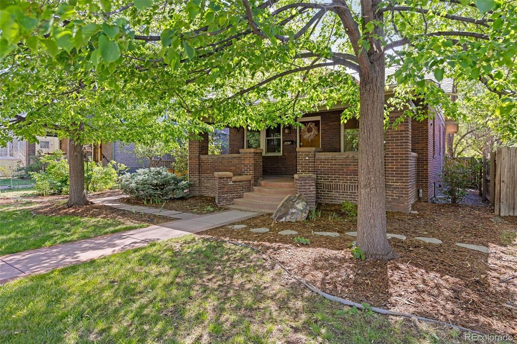 Photo of 2257 Ivanhoe Street, Denver, CO 80207 (MLS # 4908552)