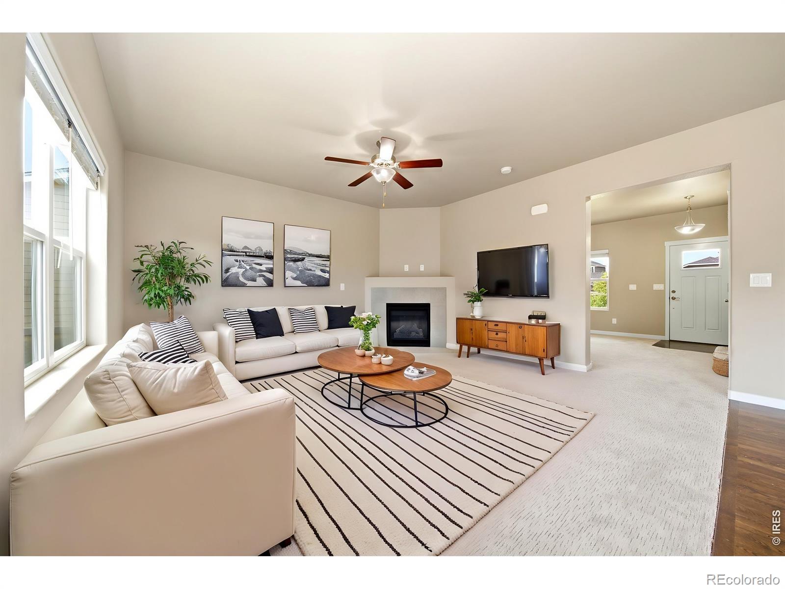 1594 Monterey Valley Parkway