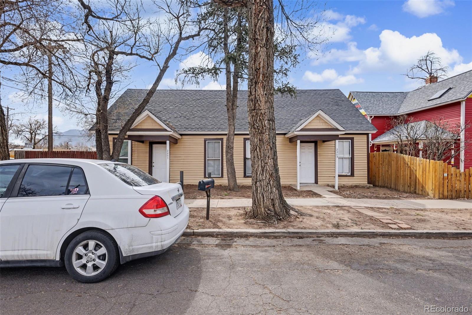 2201 W Pikes Peak Avenue