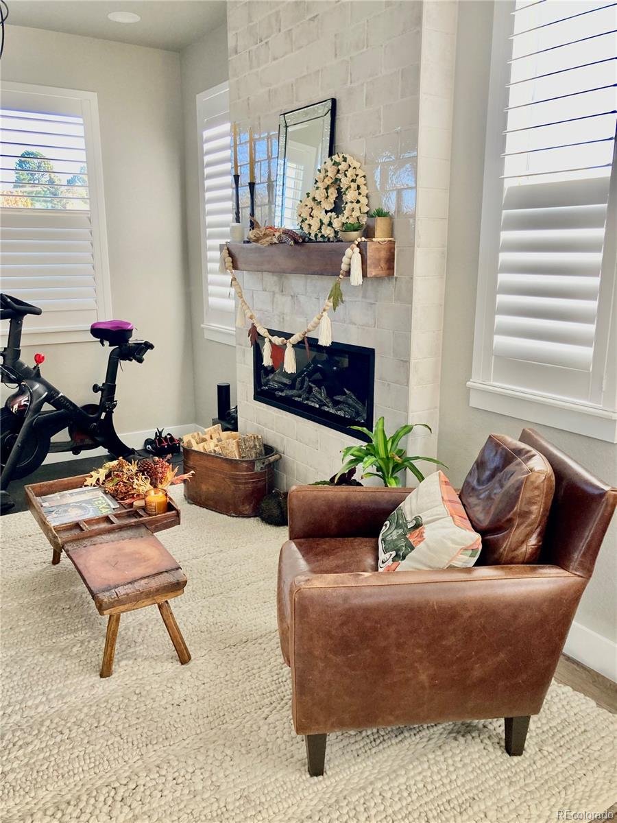 1025 S Gilbert Street E