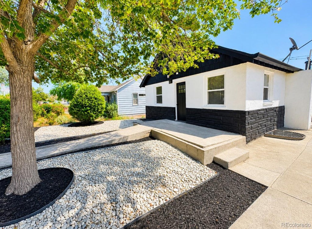 Photo of 540 S Perry Street, Denver, CO 80219 (MLS # 6372795)