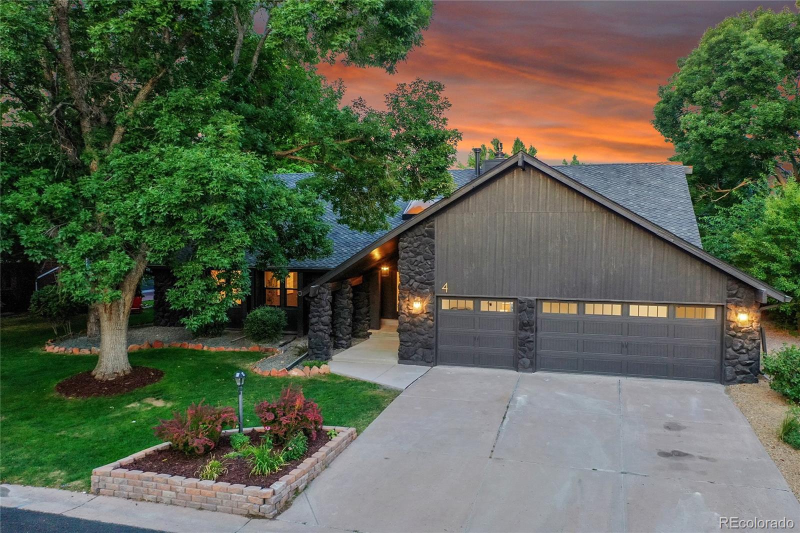 4 Village Court