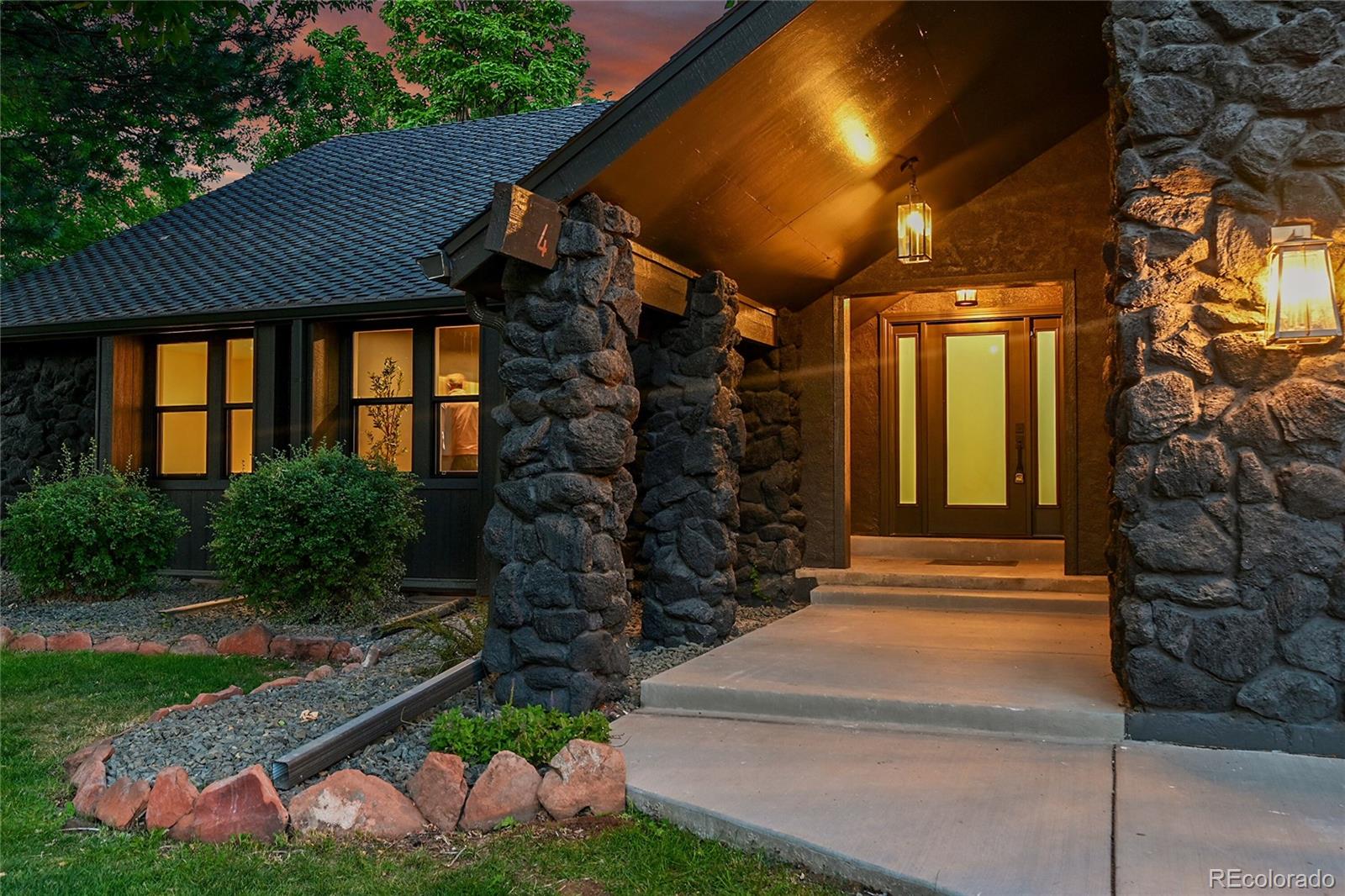 4 Village Court
