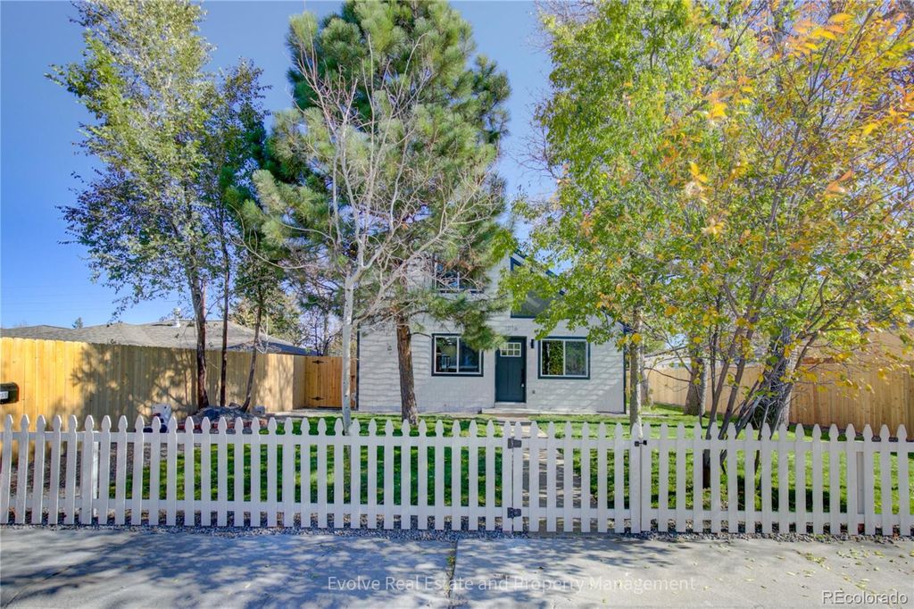 Photo of 1076 S Leyden Street, Denver, CO 80224 (MLS # 3598677)