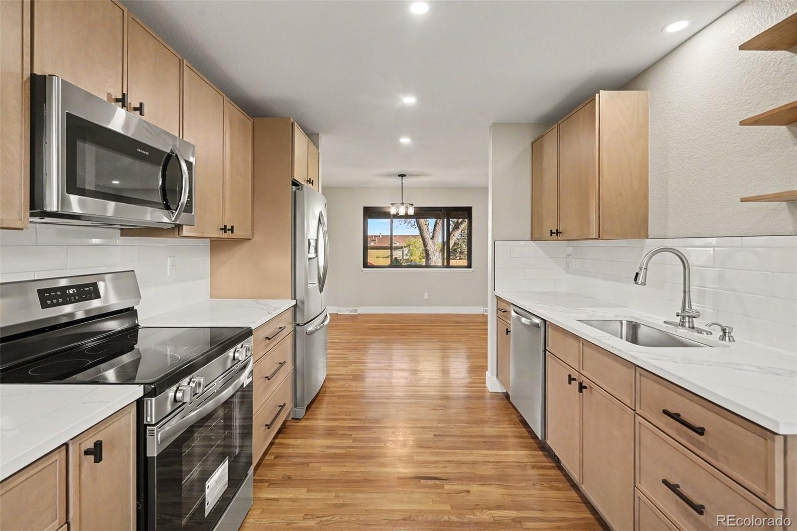 559 Elbert Way