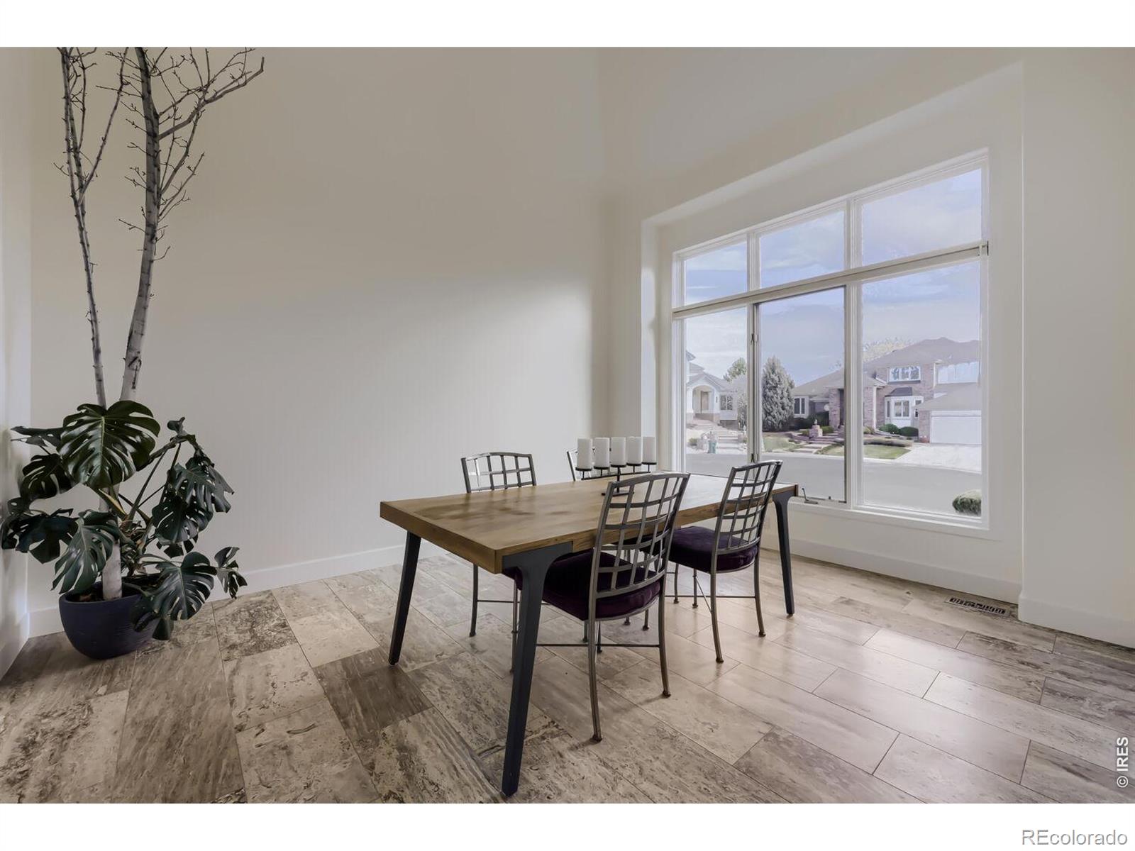 10027 Raleigh Street