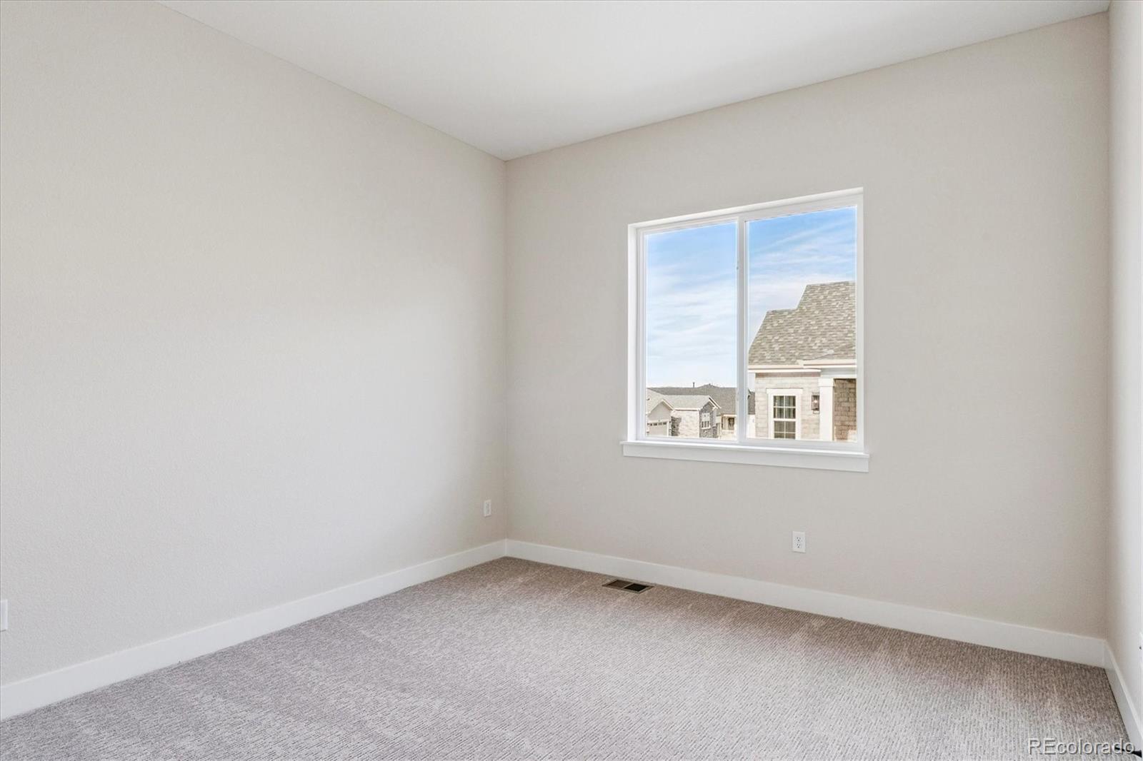 1276 Oleander Street