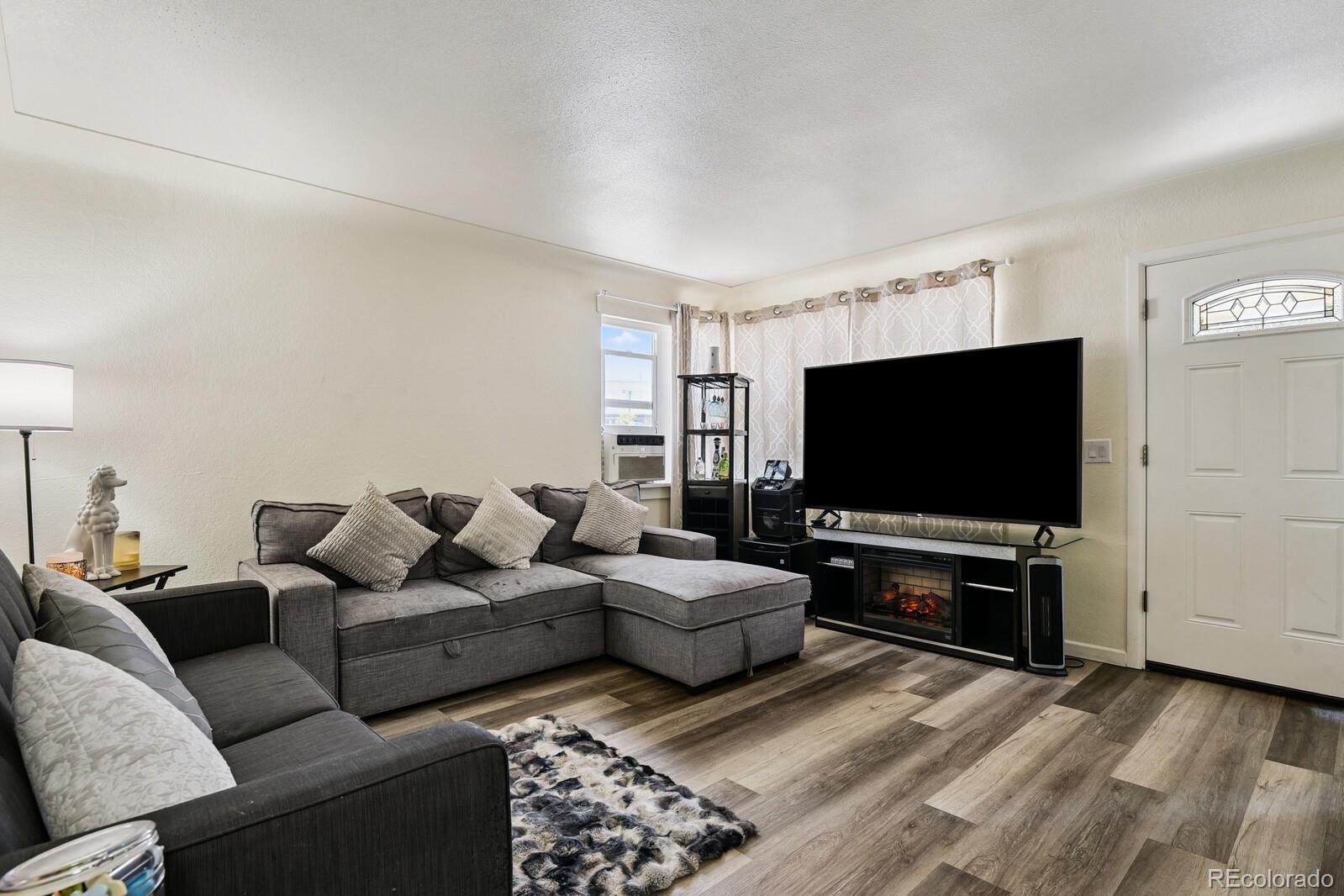 715 S Krameria Street 715/725