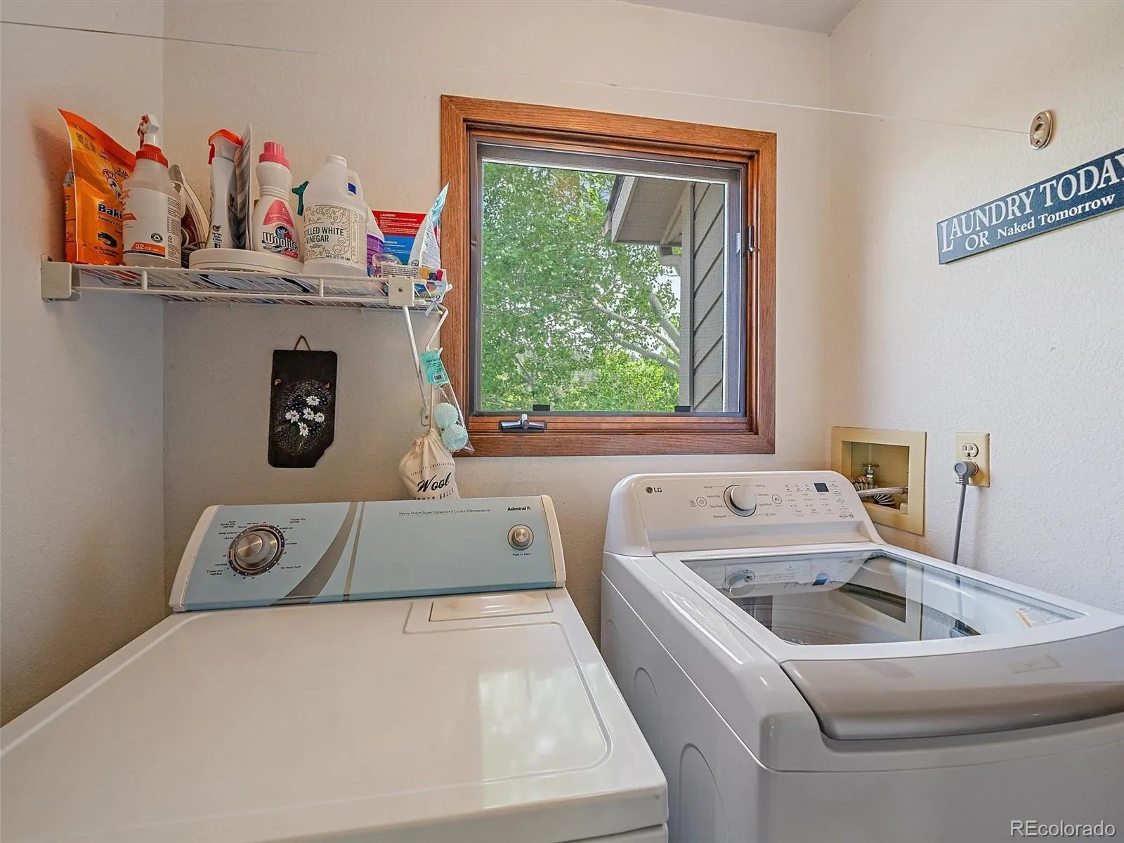 Evergreen, Colorado 80439, United States, 4 Bedrooms Bedrooms, ,3 BathroomsBathrooms,Residential,Active,144528