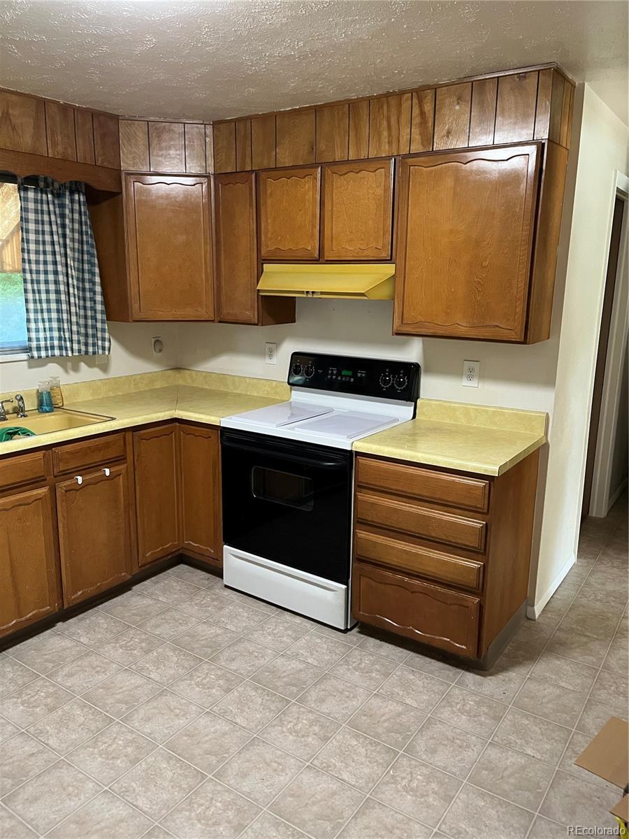 9062 Utica Street, Westminster, CO, 80031 2 9062 Utica Street