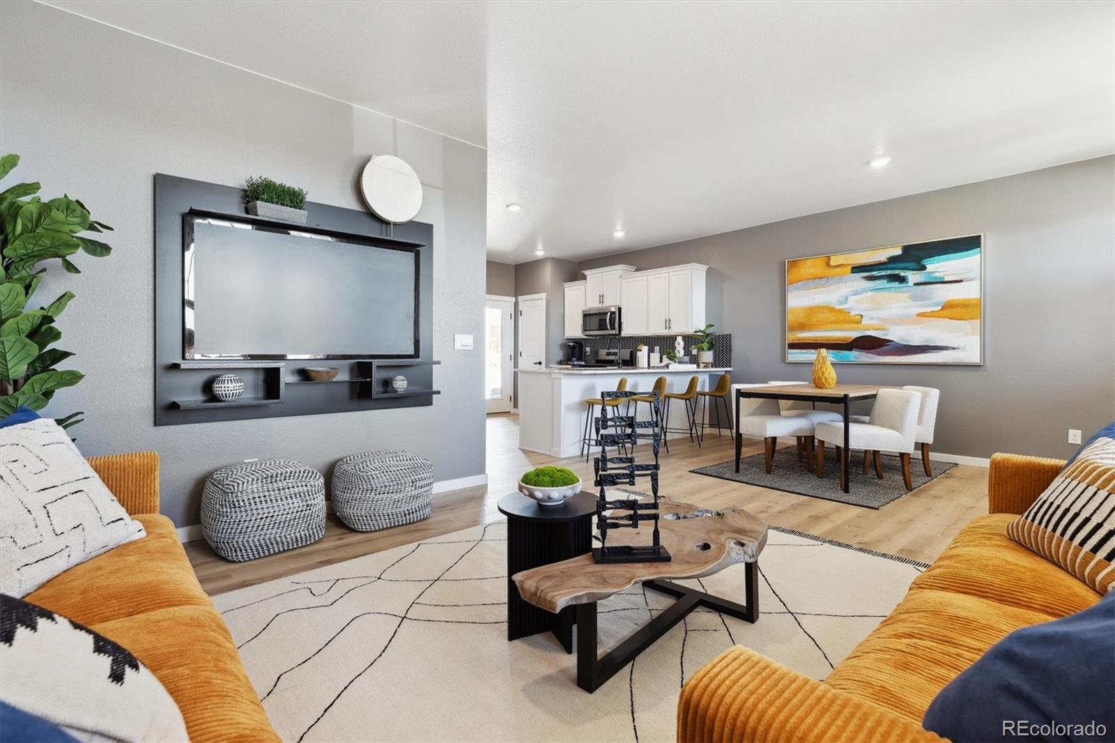 658 N Ukraine Street