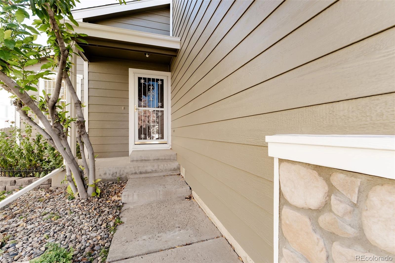 3873 W Kenyon Avenue