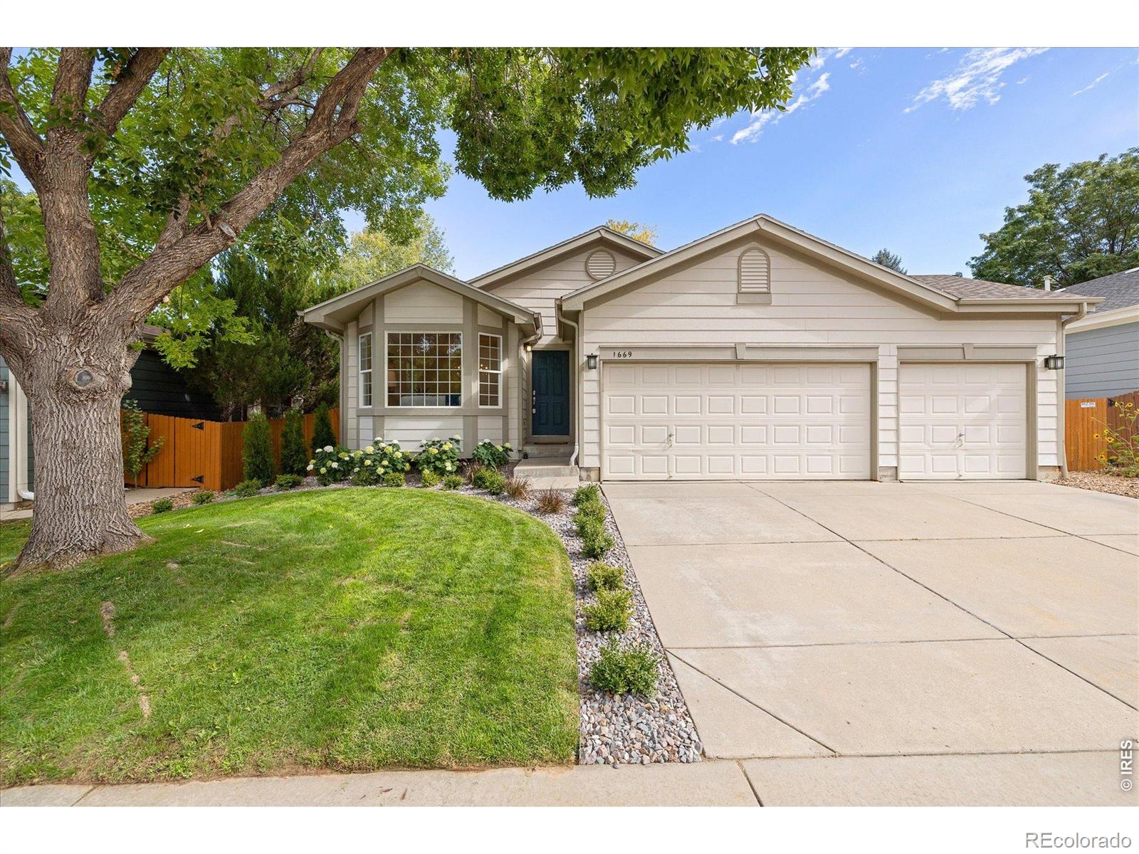 1669 Maccullen Drive