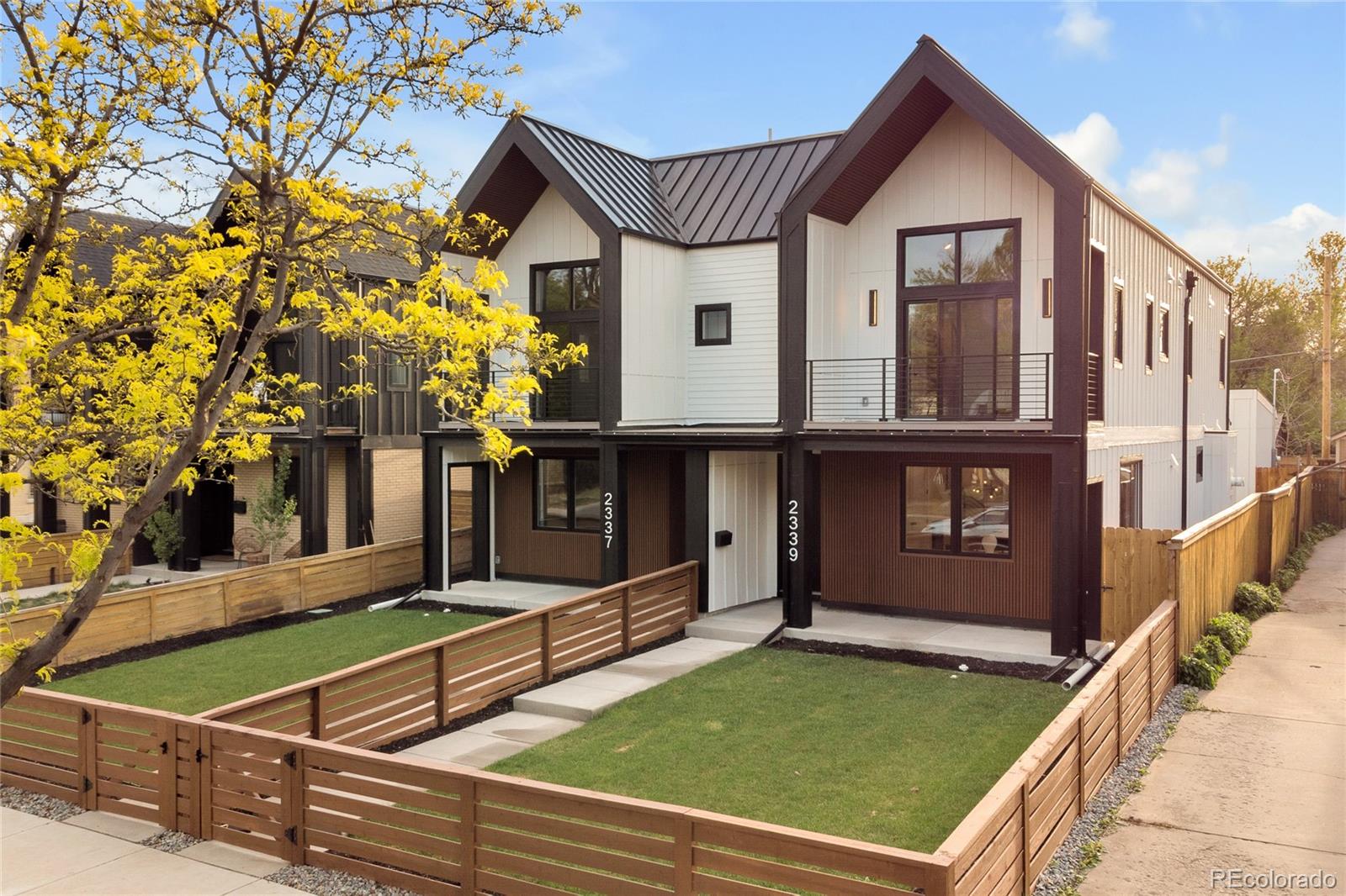 2339 N Irving