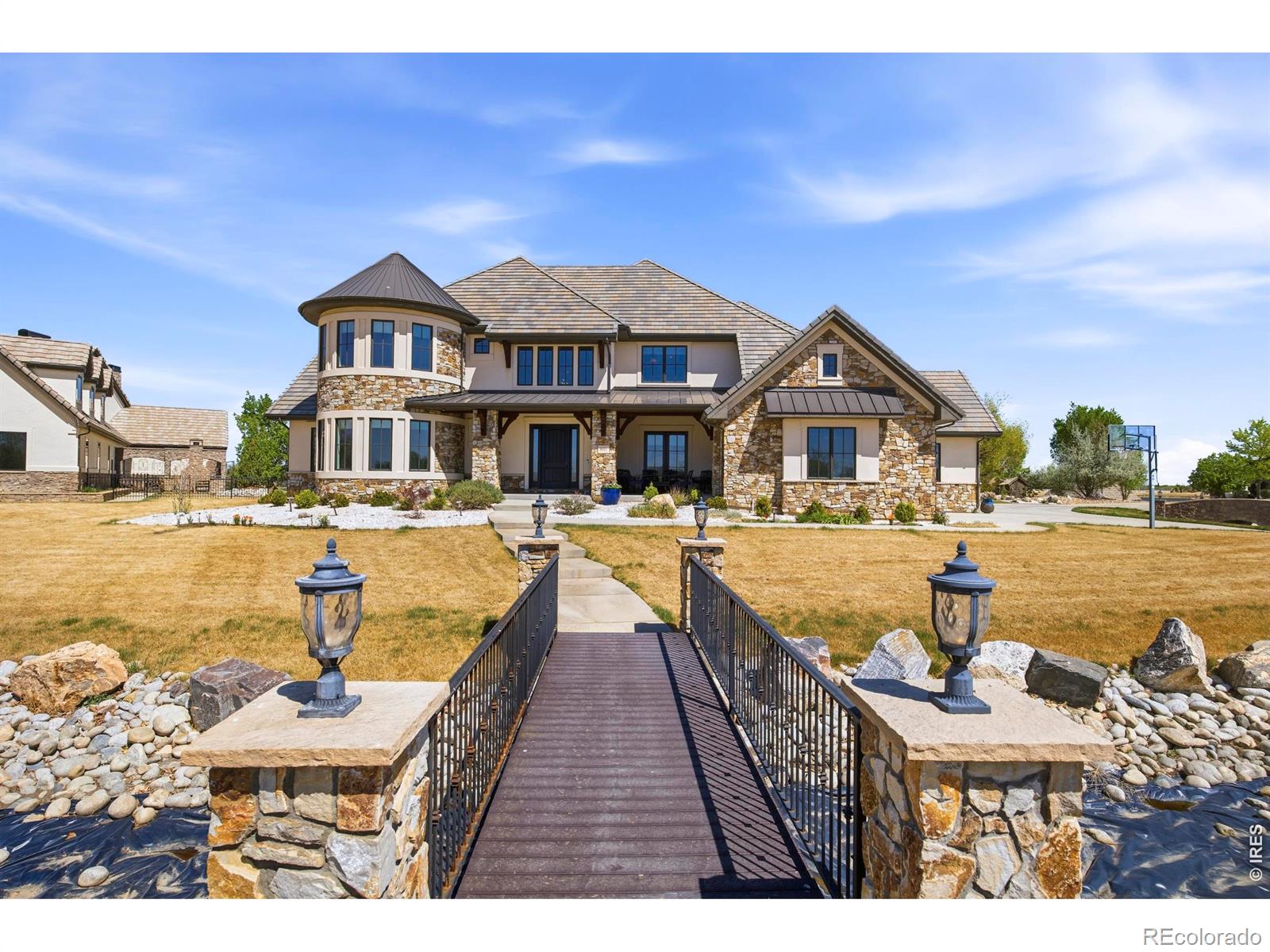 9837 Shoreline Drive