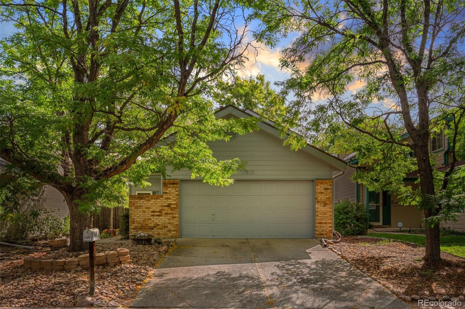 12823 E Wyoming Place