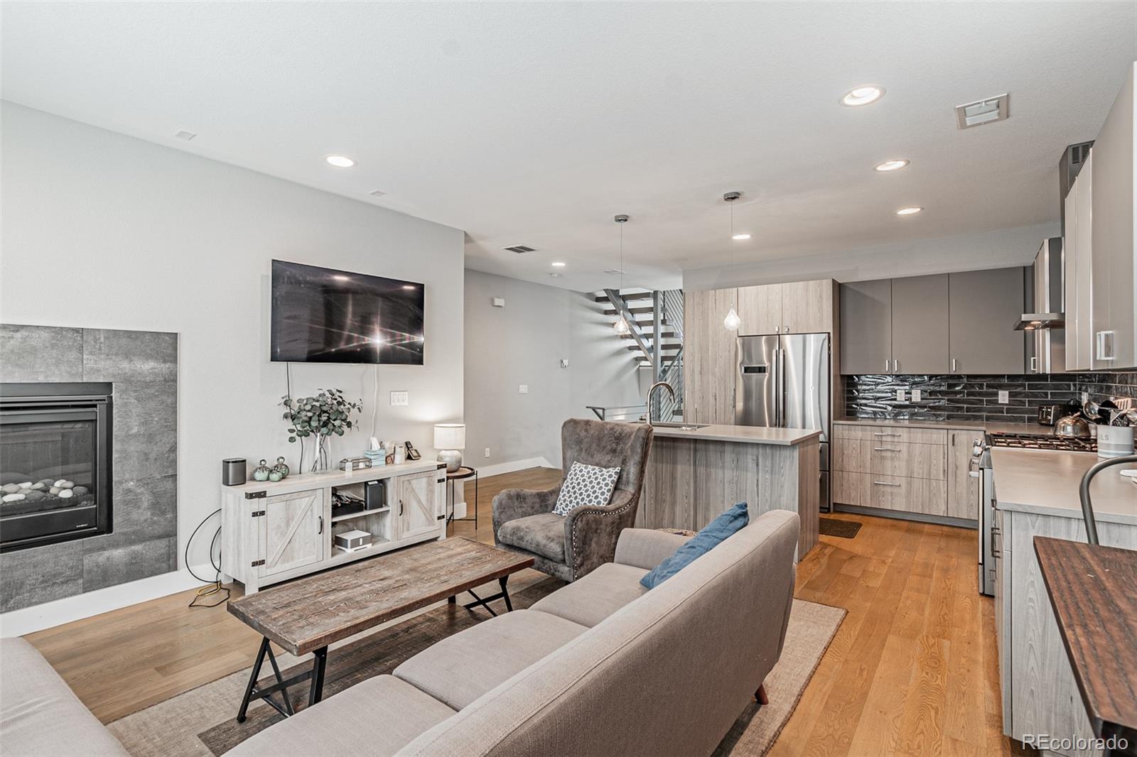 1323 Elati Street 6