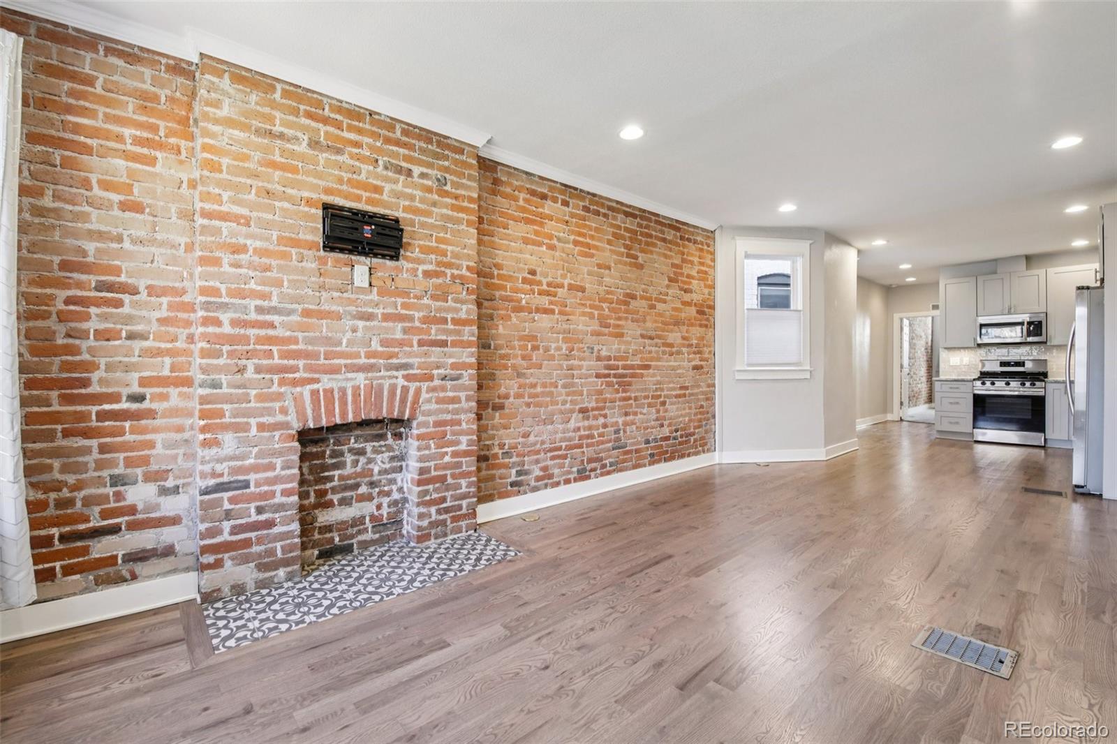 3009 California Street