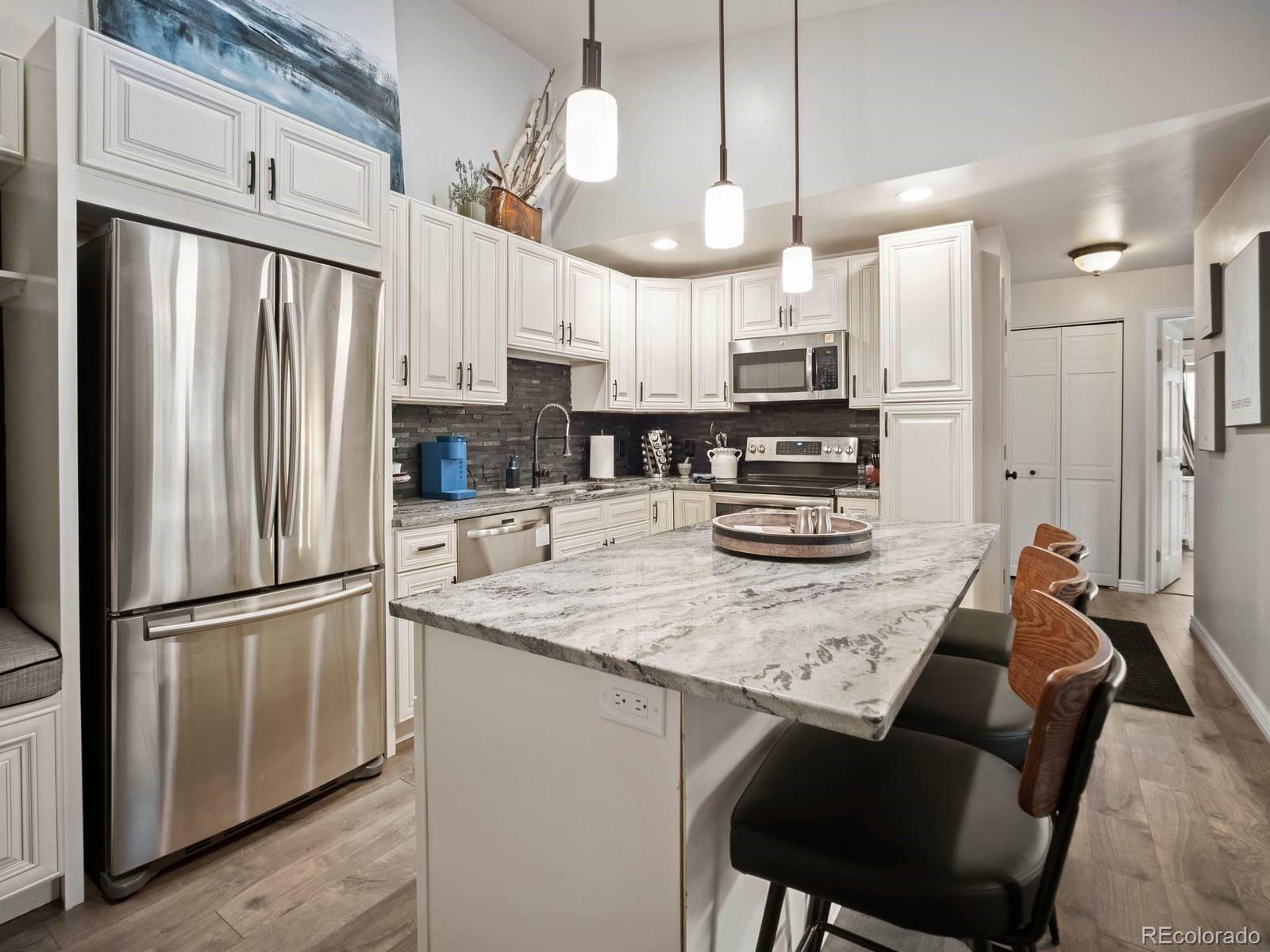 1061 W Beaver Creek Boulevard F203