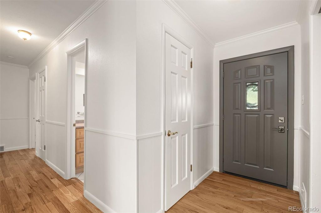 Photo of 6944 S Lakeview Street, Littleton, CO 80120 (MLS # 5425772)