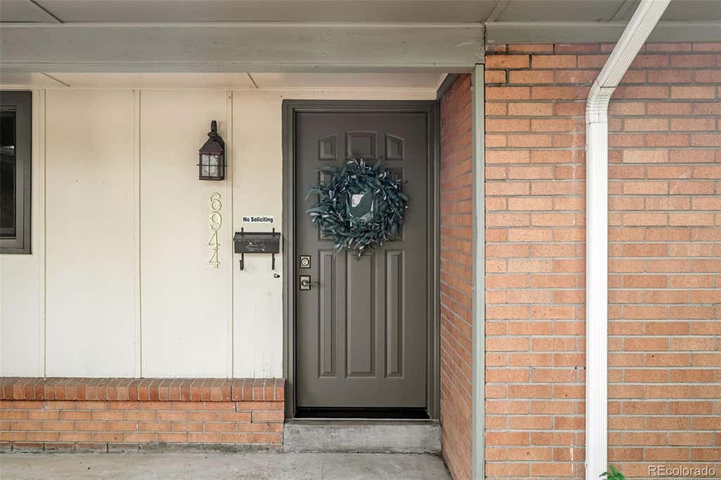 Photo of 6944 S Lakeview Street, Littleton, CO 80120 (MLS # 5425772)