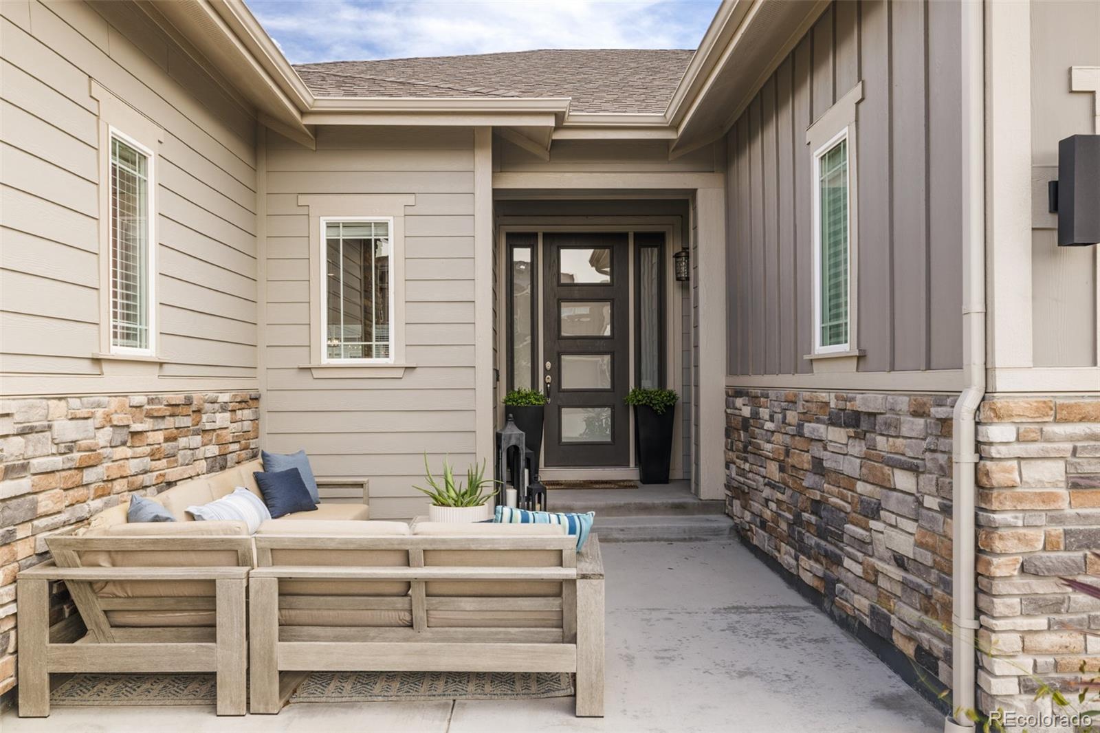 27681 E Lakeview Drive