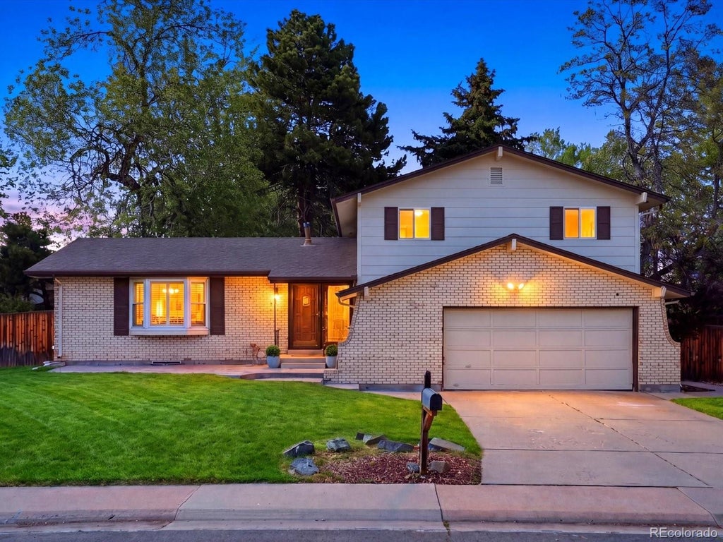 Photo of 8923 W Warren Drive, Lakewood, CO 80227 (MLS # 4551701)