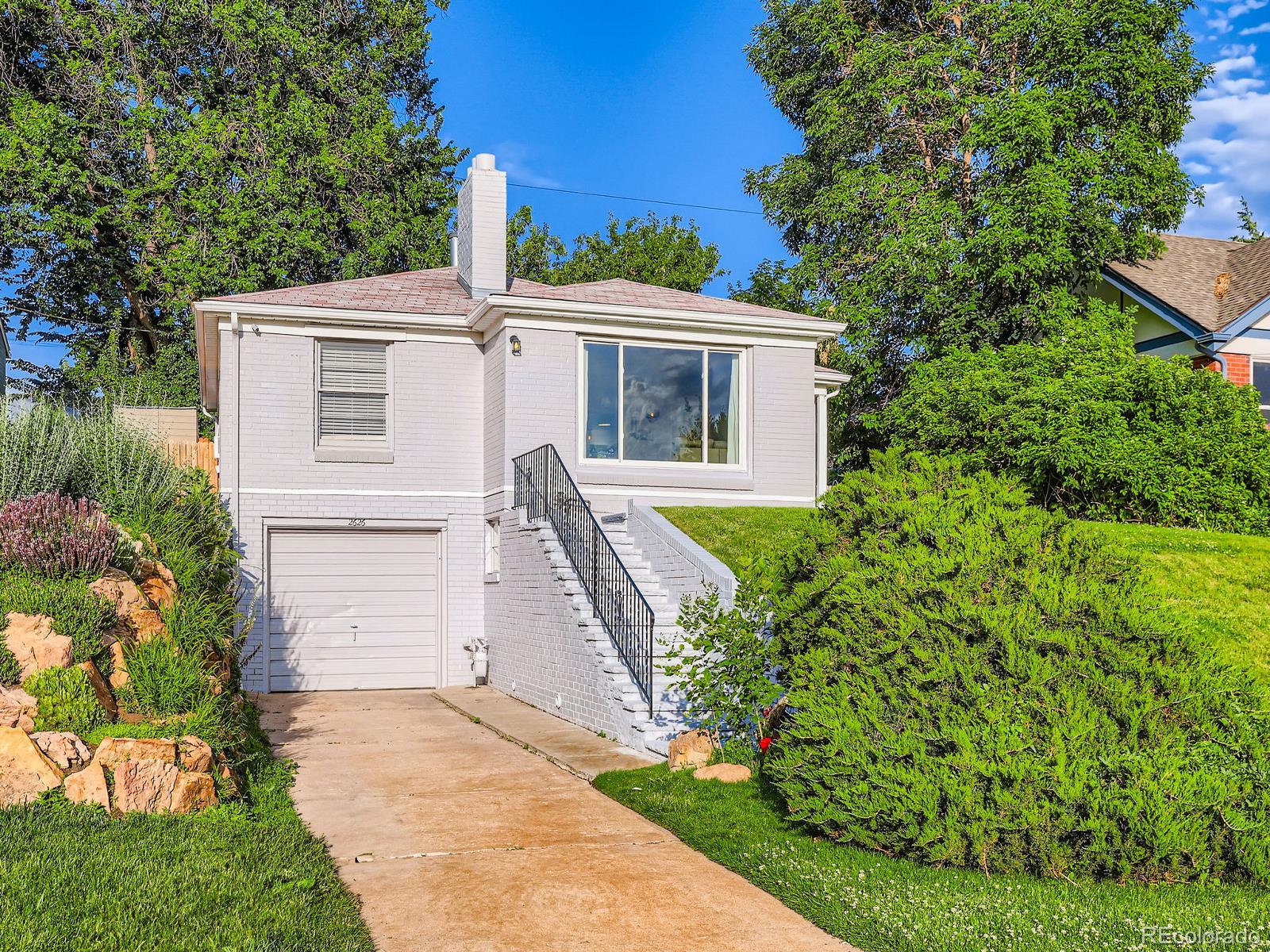 2626 N Steele Street, Denver, CO, 80205 3 2626 N Steele Street