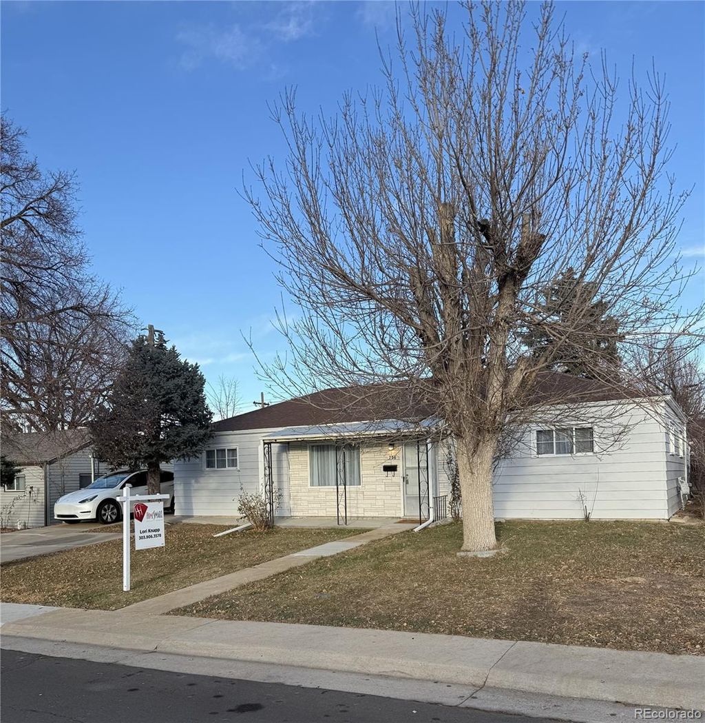 Photo of 756 Vaughn Street, Aurora, CO 80011 (MLS # 5581228)